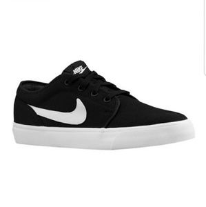 Nike Kids Black Low Casual Shoe